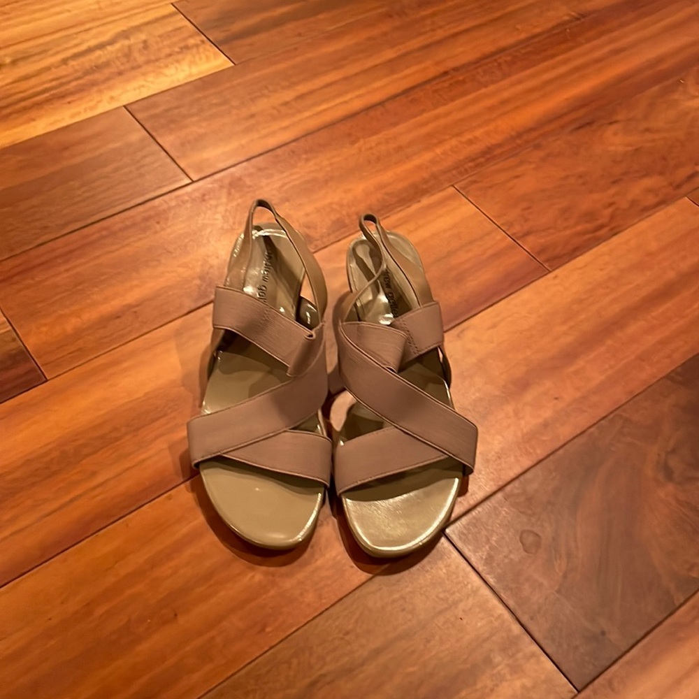 ANDREW GELLER SANDALS NWOT